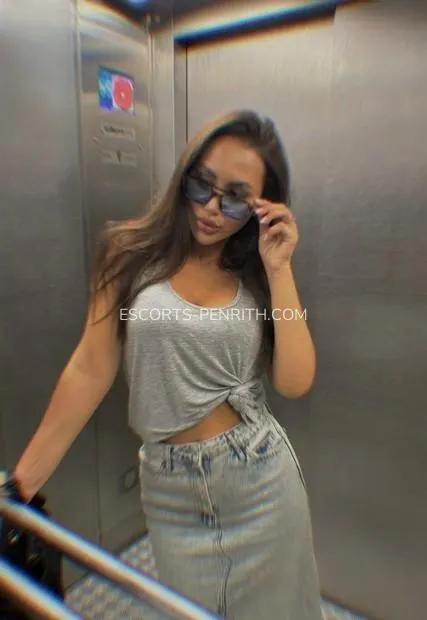 Escorts Penrith Carina — 2