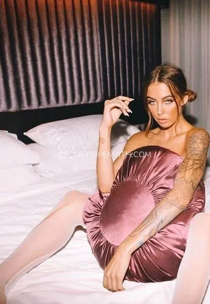 Escorts Penrith Louise — 5