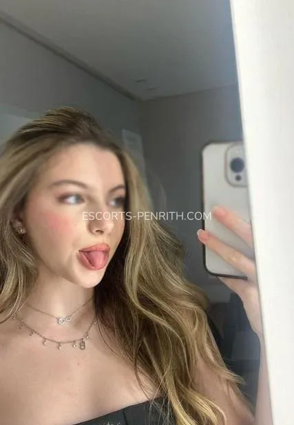 Escorts Penrith Paris — 3