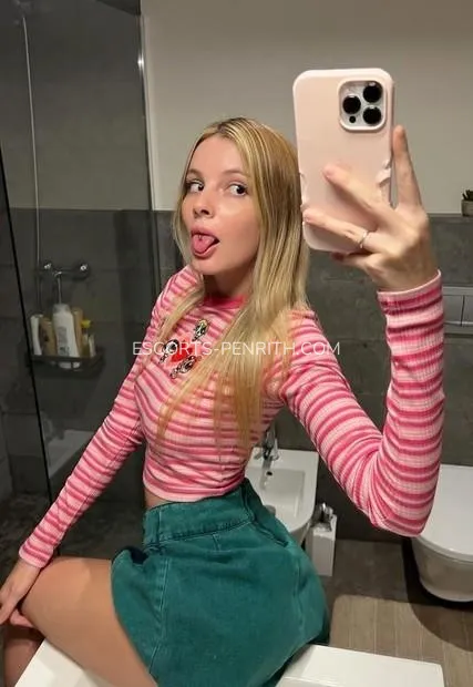 Escorts Penrith Julia — 2