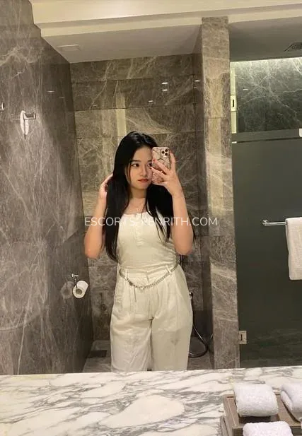 Escorts Penrith Victoria — 1