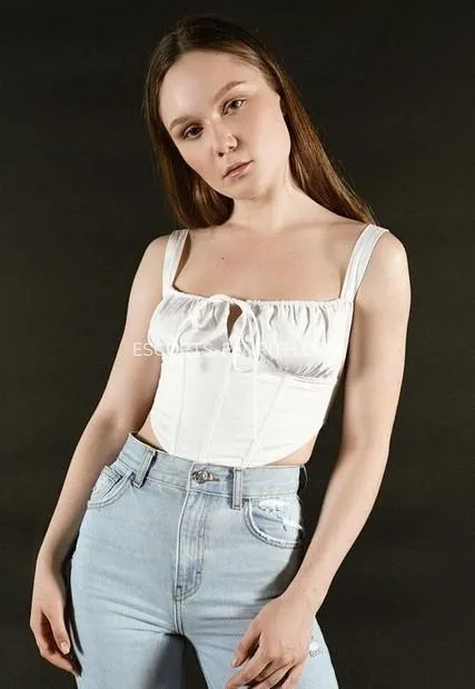 Escorts Penrith Ava — 2